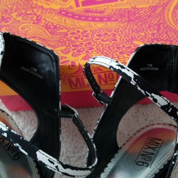 Black and White Sandals - Picture 8 of 8